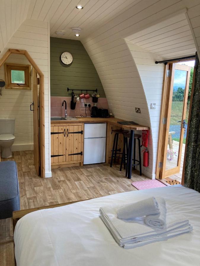 Delor - Bryntalch Glamping Pods Hotel Montgomery Eksteriør billede
